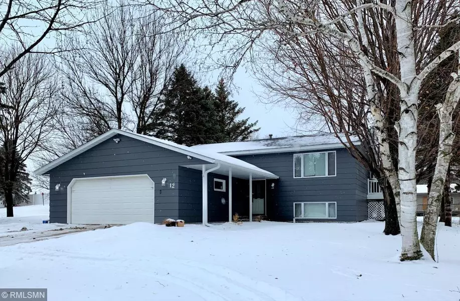 12 Saint Marks Bay, Faribault, MN 55021