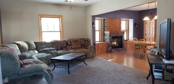 Pipestone, MN 56164,916 2nd AVE SW