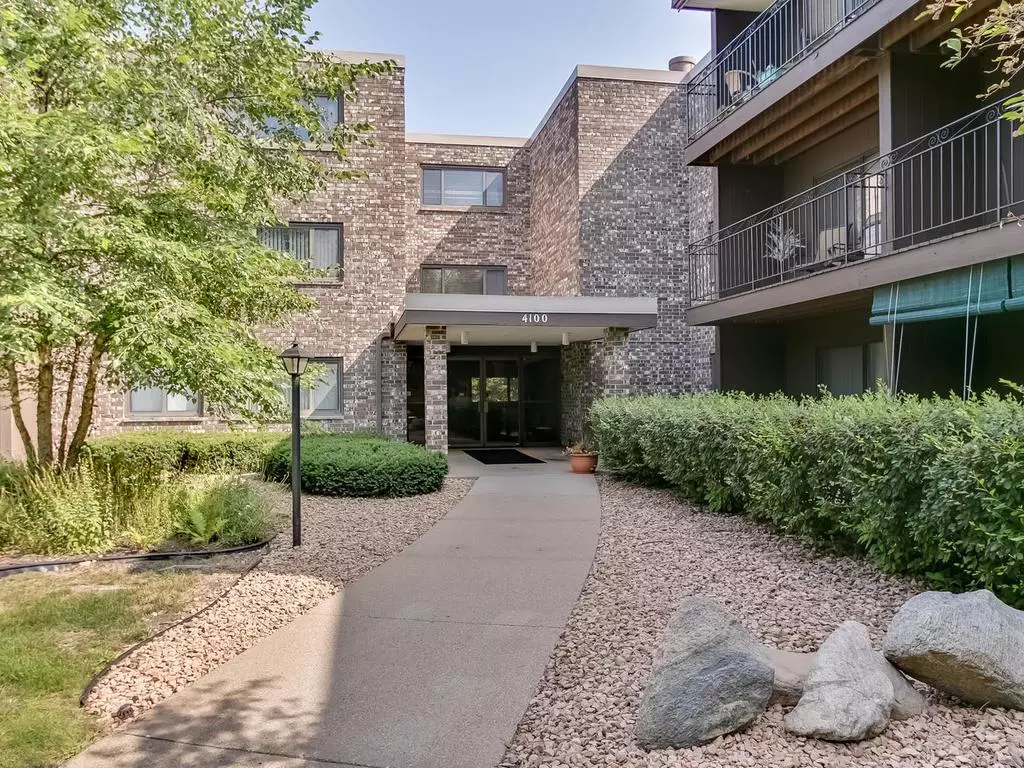 Edina, MN 55435,4100 Parklawn AVE #316