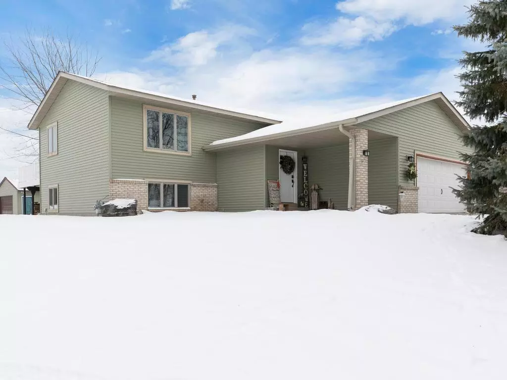 New Prague, MN 56071,719 Hillside AVE SW