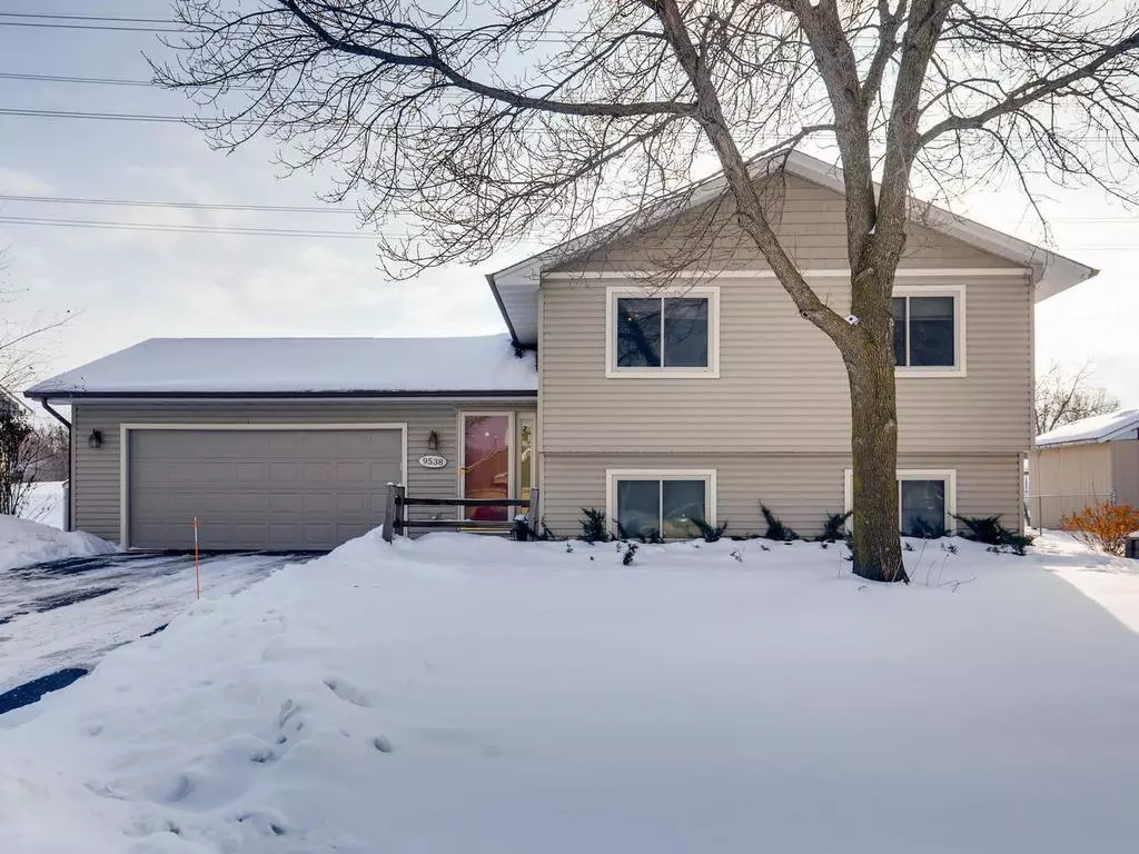 Maple Grove, MN 55369,9538 Teakwood LN N