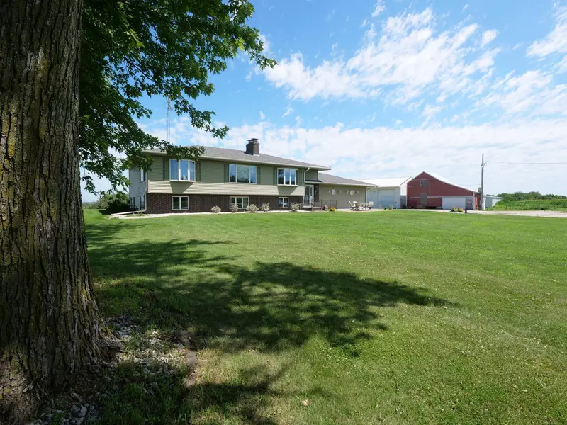 W1774 County RD E, Alma, WI 54610