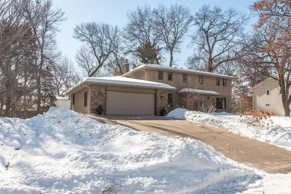 Golden Valley, MN 55422,6035 Duluth LN