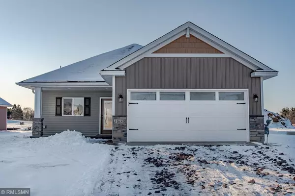 31723 Newport Curve, Lindstrom, MN 55045