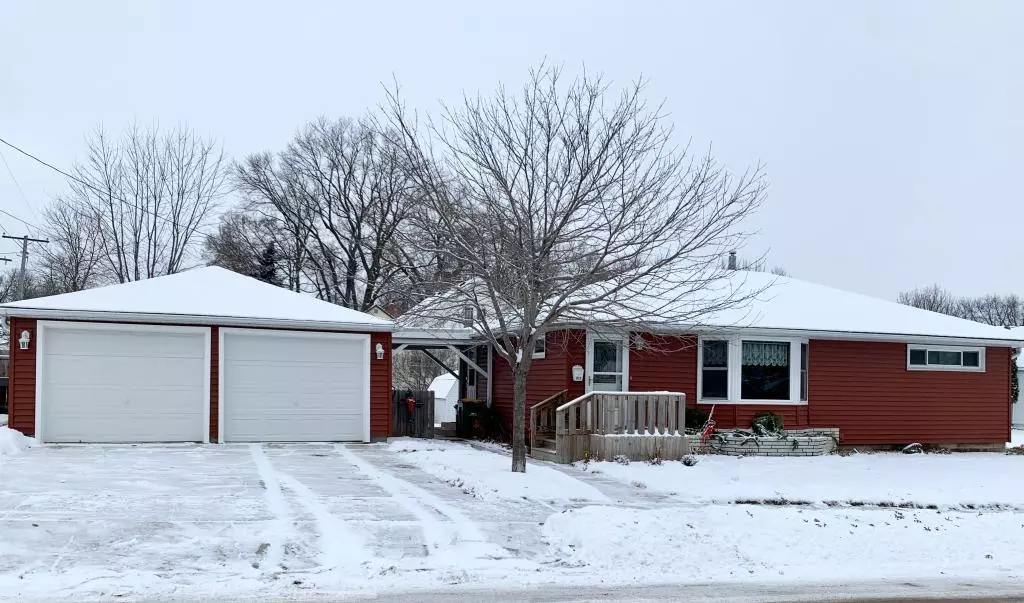 Albert Lea, MN 56007,811 Ramsey ST