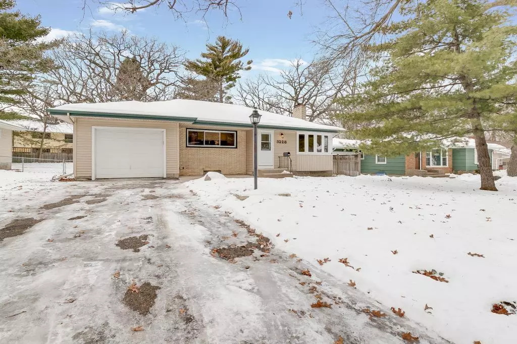 Saint Louis Park, MN 55426,3228 Aquila LN S