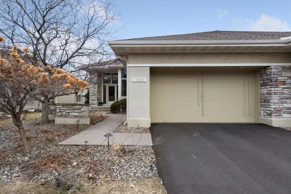 1369 Waterford DR, Golden Valley, MN 55422