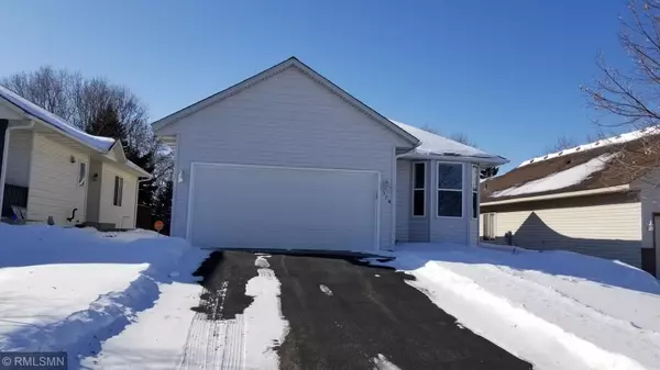 324 Blue Heron LN, Woodbury, MN 55125