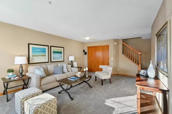 8921 Ladino CIR, Eden Prairie, MN 55347