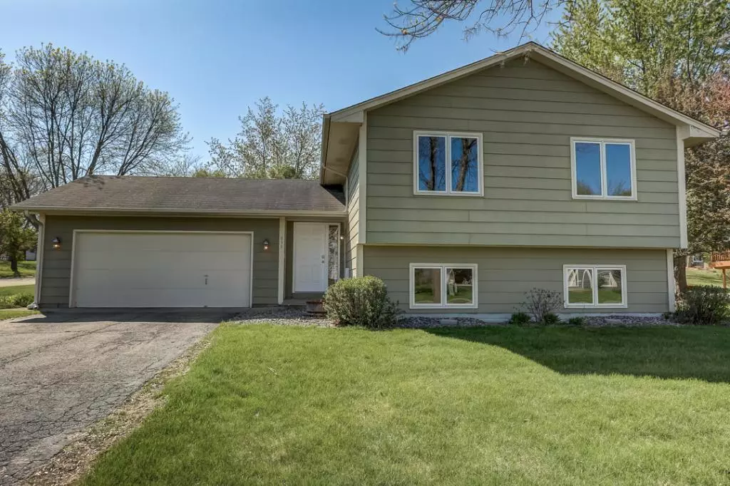 Chaska, MN 55318,635 Koehnen DR