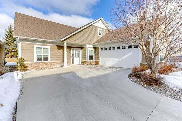 360 Travelers TRL E, Burnsville, MN 55337