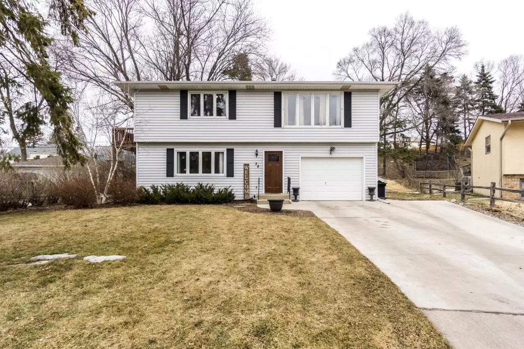 West Saint Paul, MN 55118,38 Langer CIR