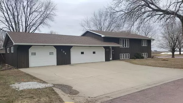 706 E Ciro ST, Truman, MN 56088