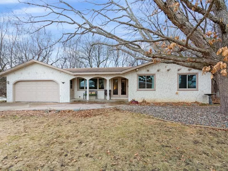 14004 Frontier LN, Burnsville, MN 55337