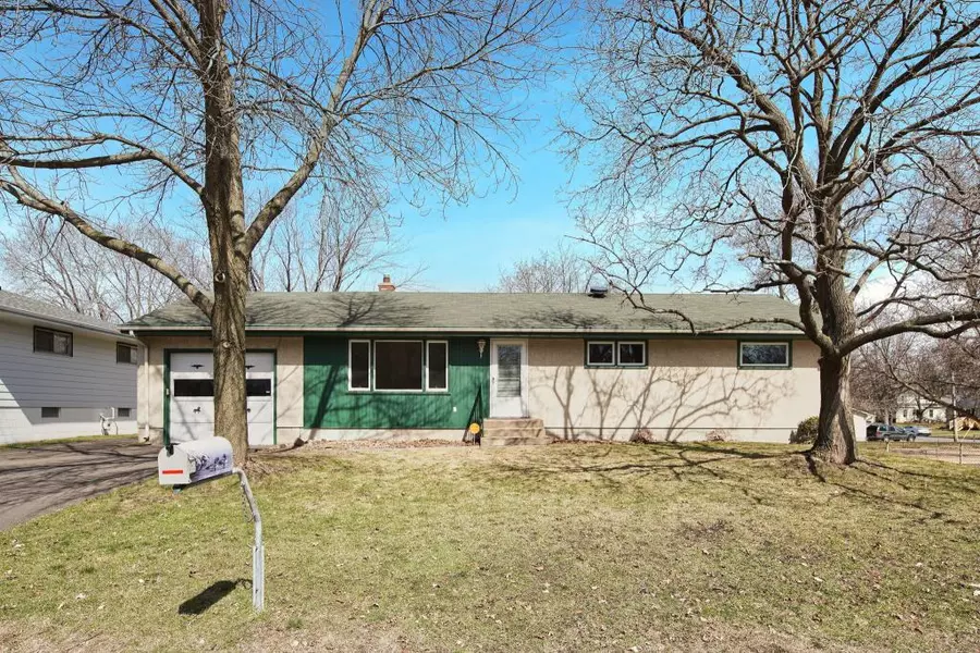 2667 South AVE E, North Saint Paul, MN 55109