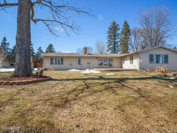 916 Bay LN NE, Alexandria, MN 56308