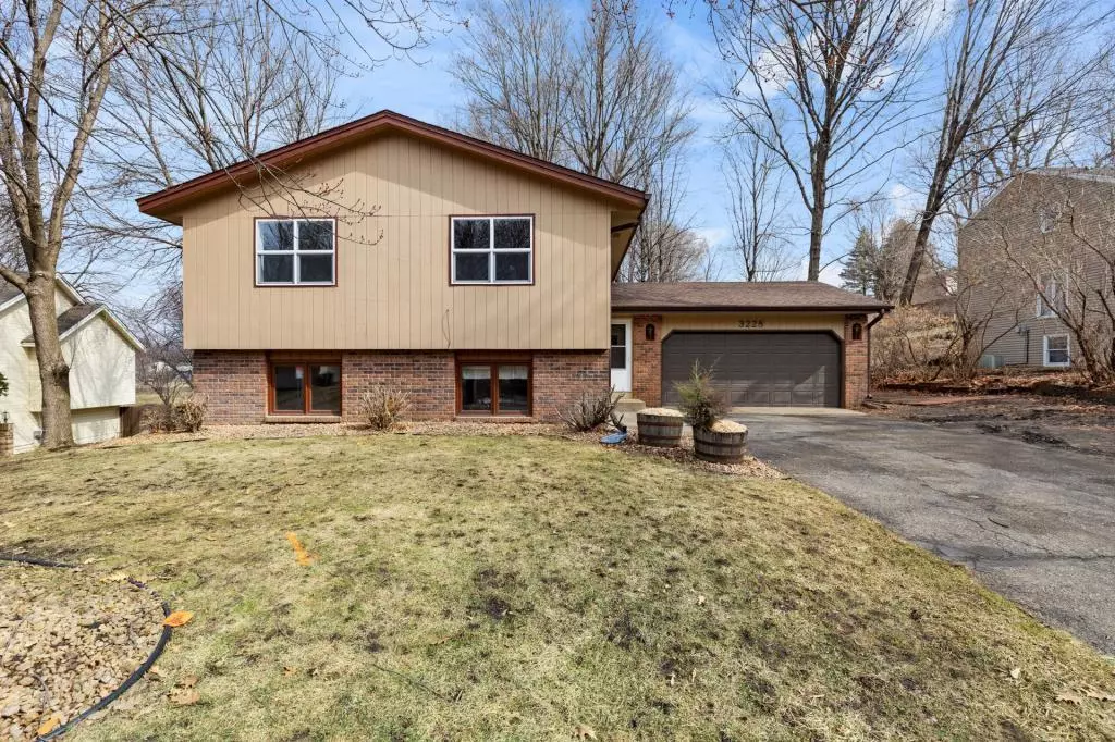 Prior Lake, MN 55372,3228 Spruce TRL SW