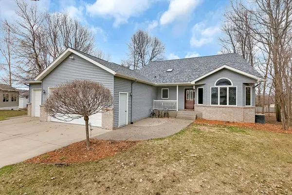 1407 Cedar CT, Saint Joseph, MN 56374