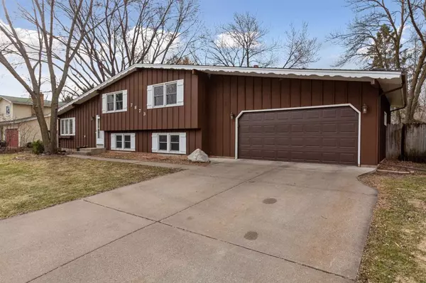 Brooklyn Park, MN 55445,7873 Tessman DR N