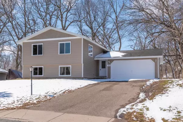 2621 Setter CIR, Mound, MN 55364