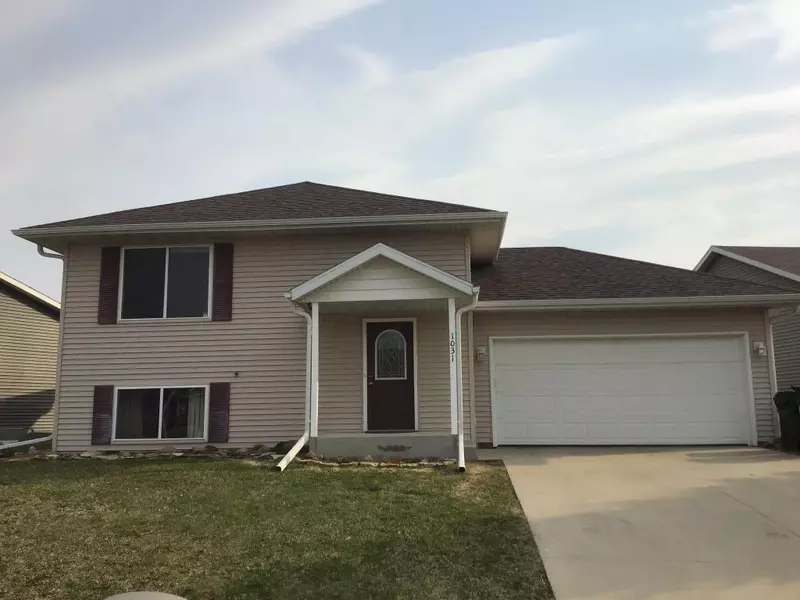 1031 Falcon RD SE, Rochester, MN 55904