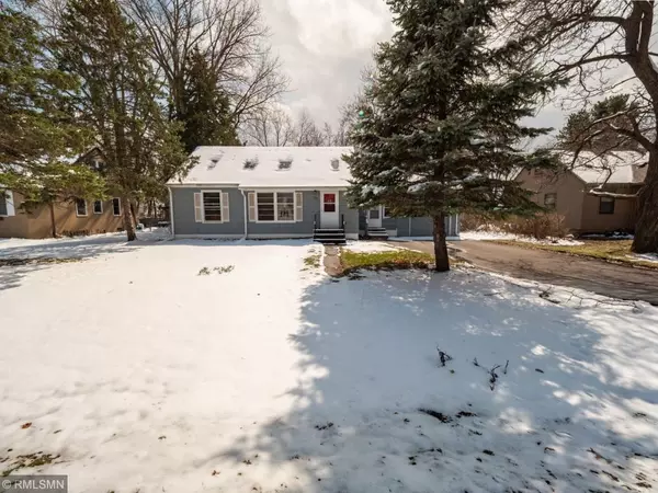 1024 County Road B2 W, Roseville, MN 55113