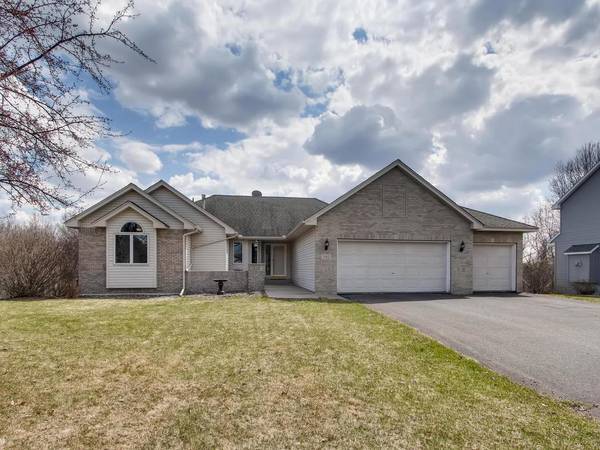 582 139th LN NW, Andover, MN 55304