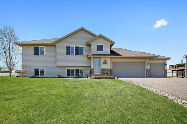 1001 Forest City BLVD NW, Maple Lake, MN 55358