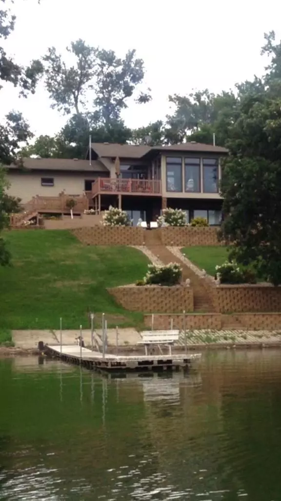 Bingham Lake, MN 56118,850 8th ST