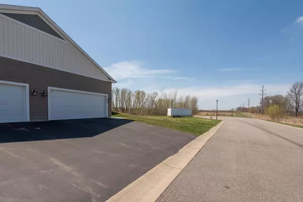 Madison Lake, MN 56063,1059 Sakatah CT