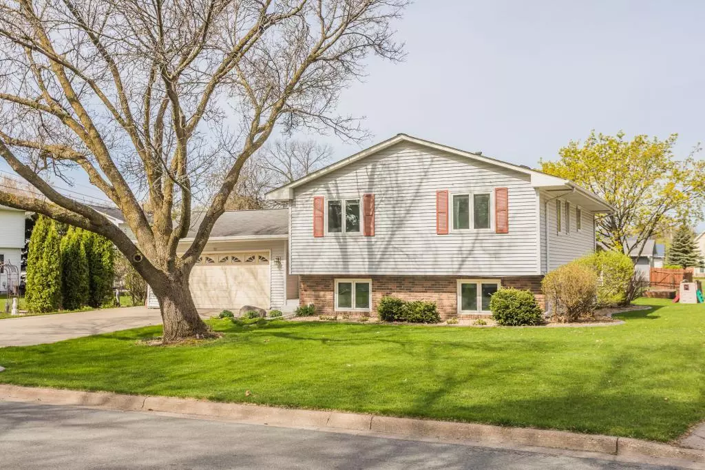 West Saint Paul, MN 55118,70 Langer CIR