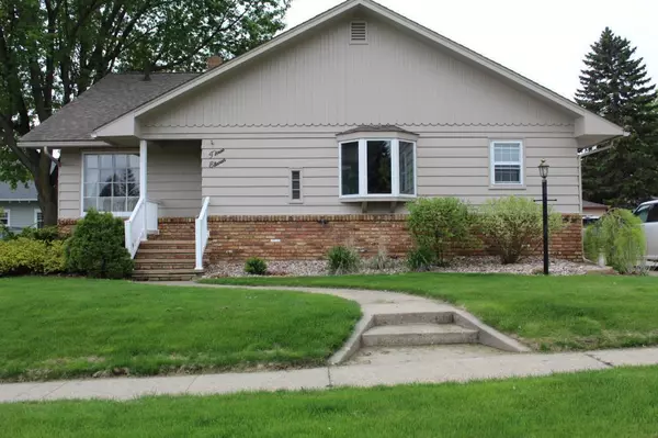 311 W Dodge ST, Luverne, MN 56156