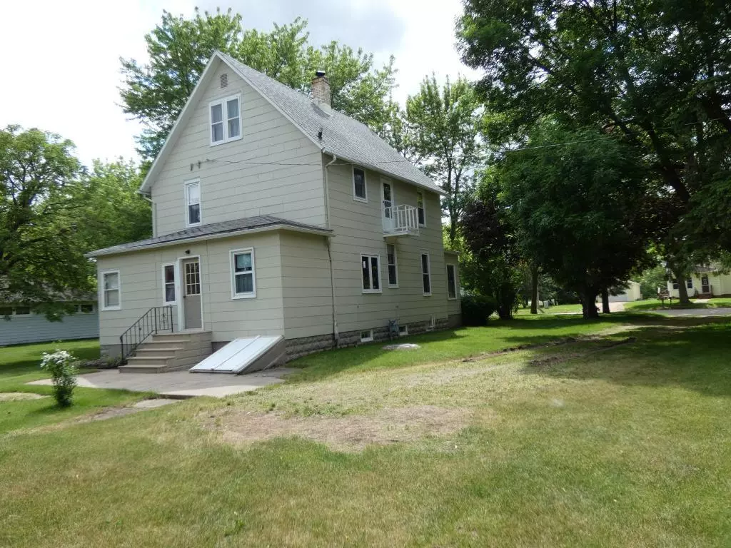 Slayton, MN 56172,3325 Maple AVE