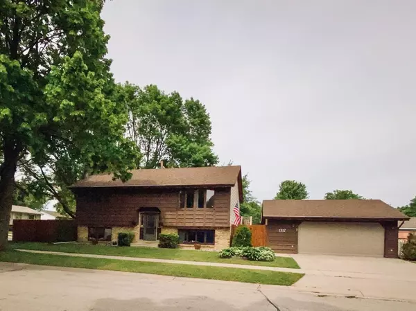 1317 43rd ST NW, Rochester, MN 55901