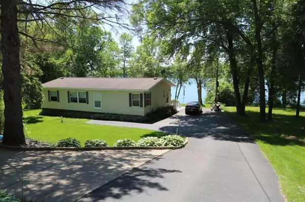 1716 Sunny Vale LN, Balsam Lake, WI 54824