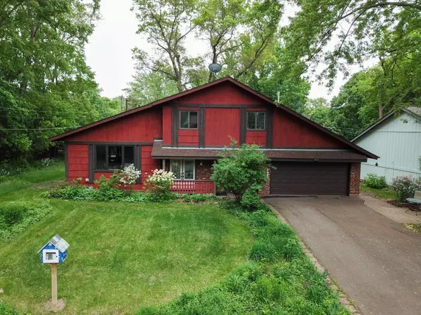 Fridley, MN 55432,1624 Woodside CT NE