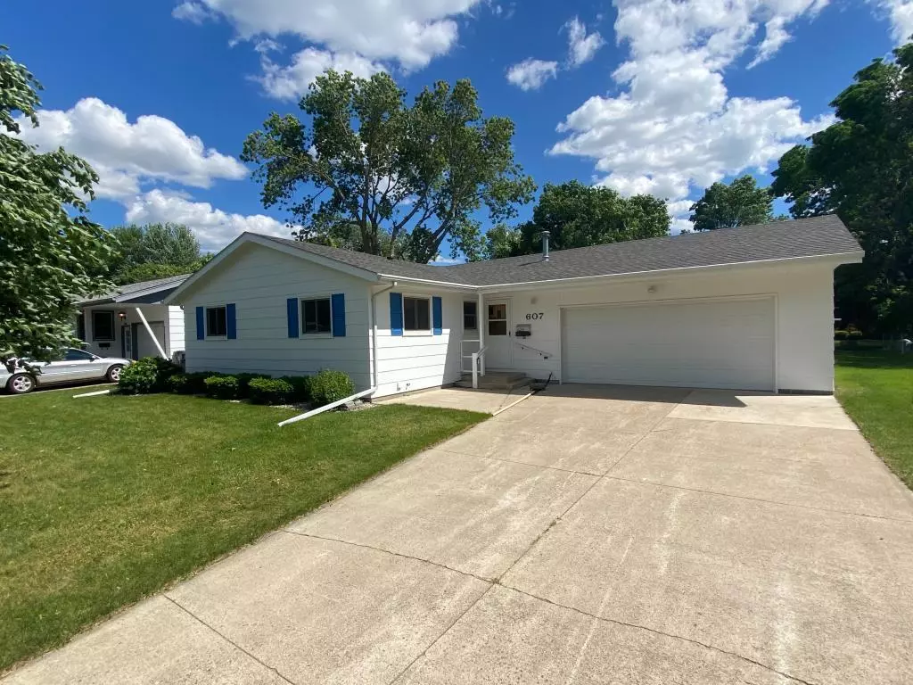 Marshall, MN 56258,607 Kathryn AVE