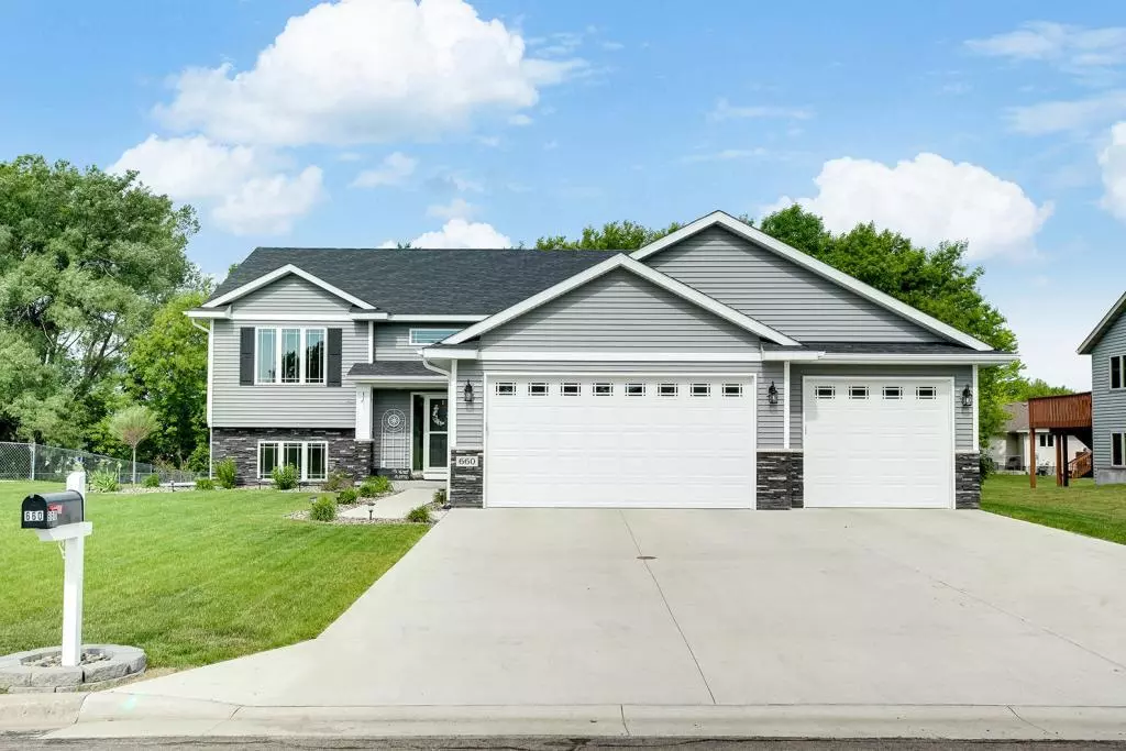 Owatonna, MN 55060,660 Countryview AVE