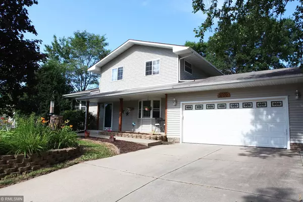 6585 Dawn AVE, Inver Grove Heights, MN 55076