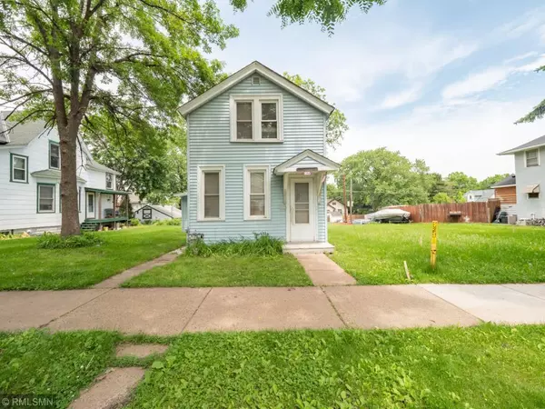 1025 Mclean AVE, Saint Paul, MN 55106