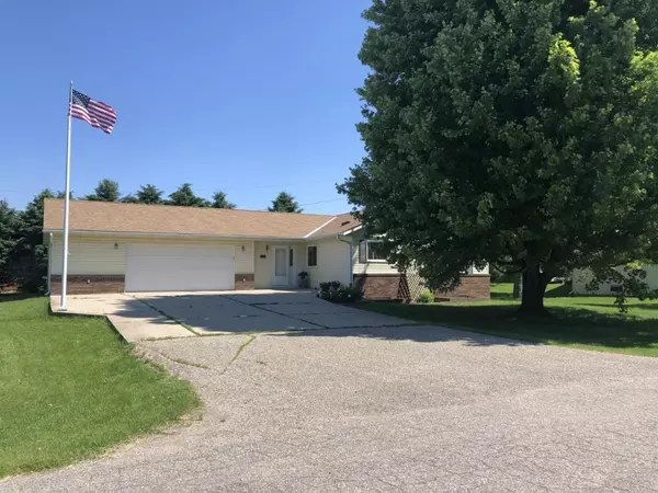 504 2nd AVE W, Ellendale, MN 56026