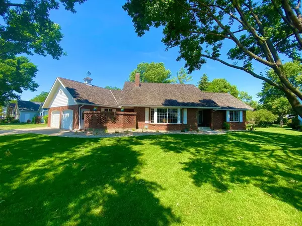 1402 Pinehurst RD, Marshall, MN 56258