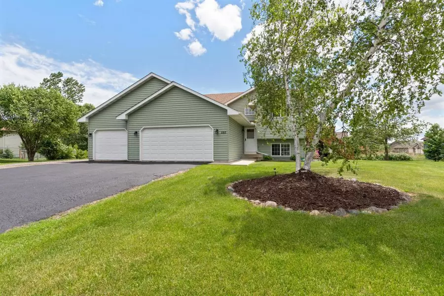 580 Antrim CIR NW, Saint Michael, MN 55376