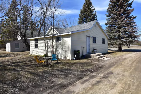 Warroad, MN 56763,106 Elk ST NW