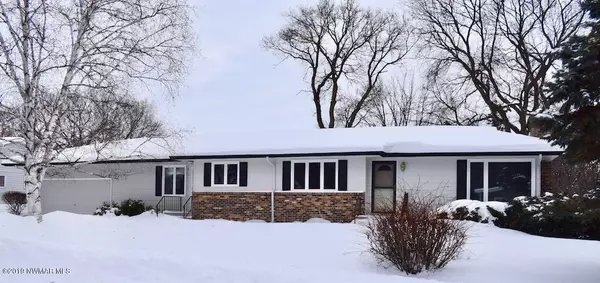 106 Parkview ST, Thief River Falls, MN 56701