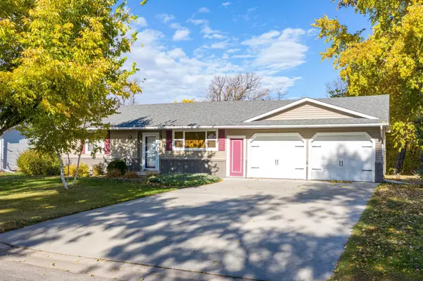 329 Crescent AVE, Crookston, MN 56716