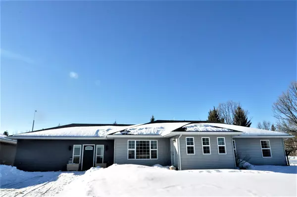 45044 Golden RD, Roseau, MN 56751