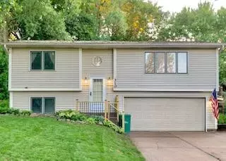 310 Pine Tree TRL, Stillwater, MN 55082