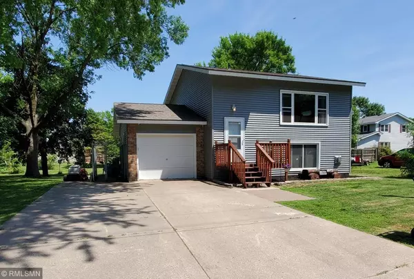 523 7th ST SW, Waseca, MN 56093