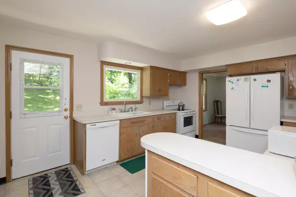 Edina, MN 55439,5204 Meadow RDG